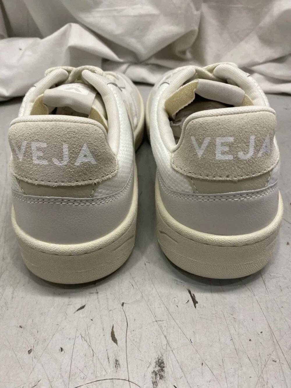 Veja V-90 B-Mesh Sneakers White - Picture 3 of 7